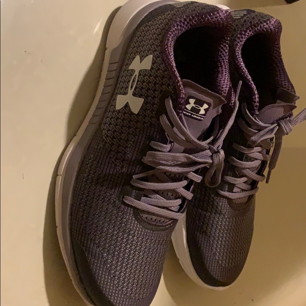 Underarmour “Charged” Running shoes sz 7.5